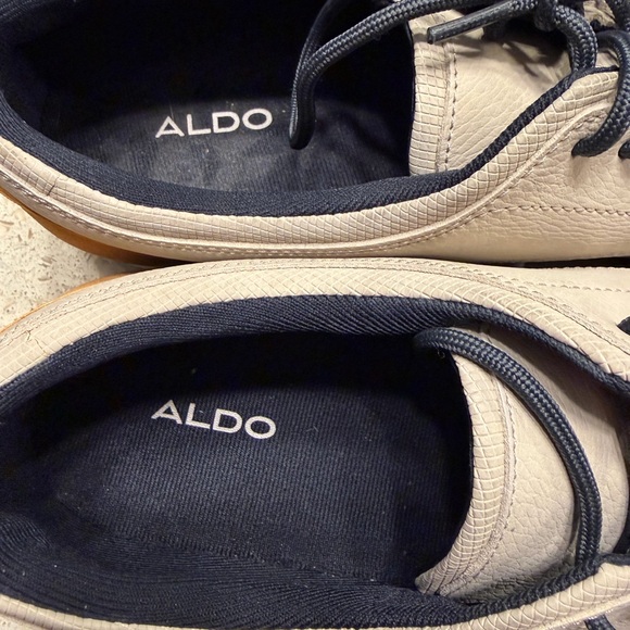 Aldo Men\'s Tan and Black Lace-Up Derbys 9.5